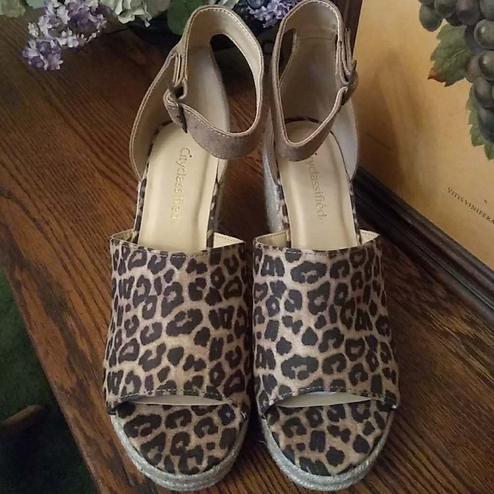 Cheetah print shoes - Picture 2 of 7